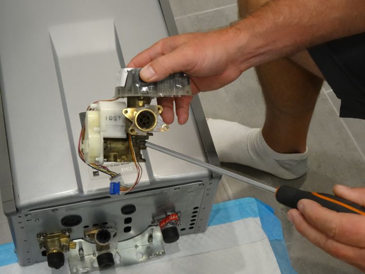 How to Troubleshoot Tankless Water Heater Error Codes - Horizon Plumbing